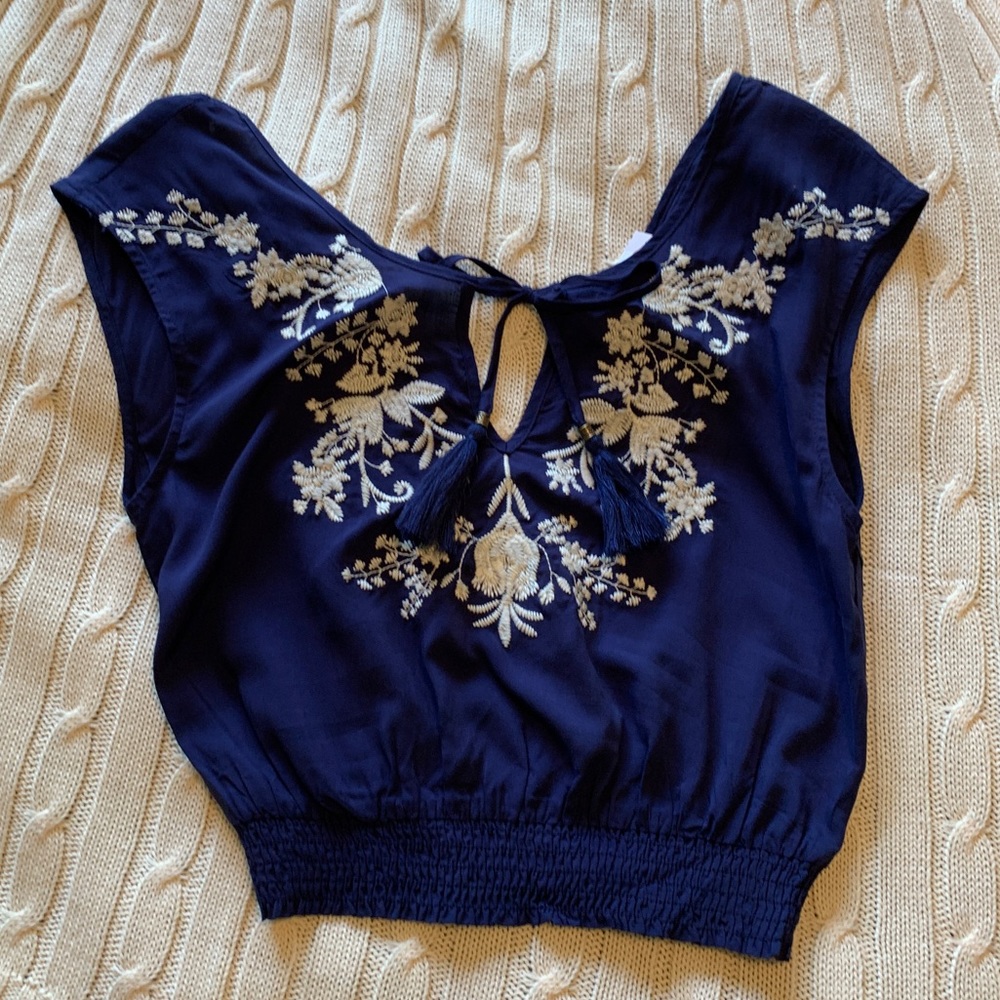 NWT SEEK The Label Embroidered Top